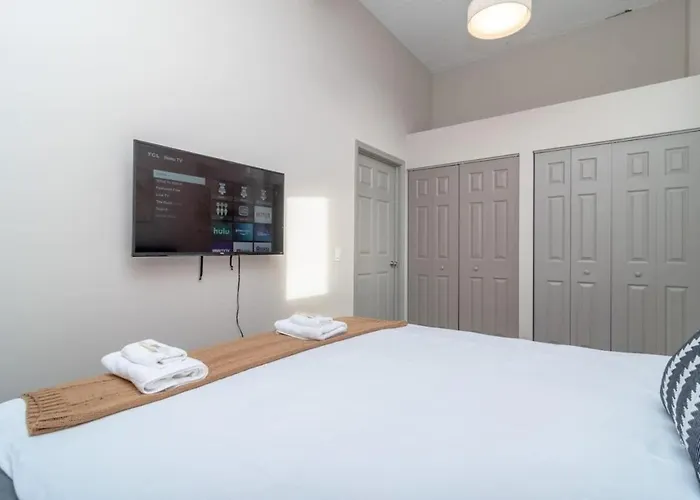 Bright 2br With Gym And Optional Parking Near Soldier Field, Museum Campus, Mccormick Place * Chicago