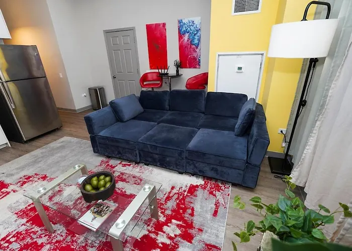 Bright 2br With Gym And Optional Parking Near Soldier Field, Museum Campus, Mccormick Place *